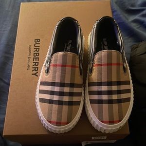 Girls Burberry shoes size 12